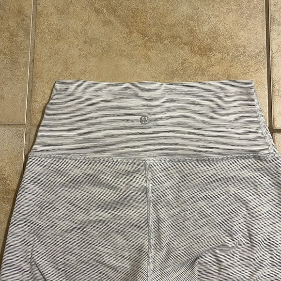 lululemon leggings - Picture 2 of 3